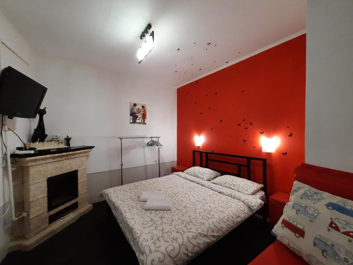 Midnight Cats' Apartment In Rynok Square Світло Є Завжди! Lviv Eksteriør bilde